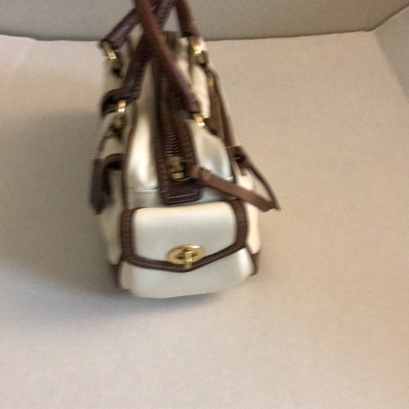 Vintage COACH Cream and Brown hand Bag - Picture 4 of 11
